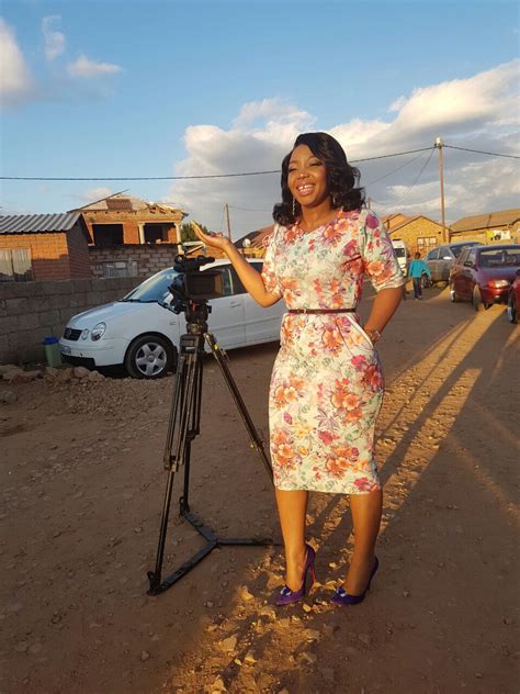 From paternity drama to famous siblings, here's what you might not know about presenter/actress thembisa mdoda. Meet Itumeleng Dibatane, the stylist behind Thembisa Mdoda ...