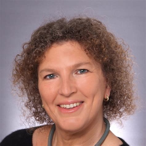 Geben sie jetzt die erste bewertung ab! Petra Schwerdel - Leiterin Finanz- und Rechnungswesen ...