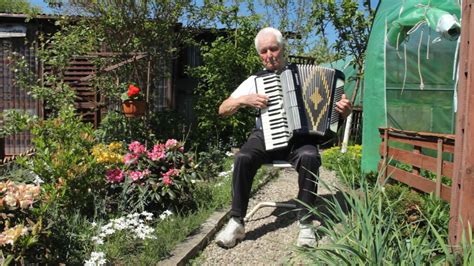 Jan Bułczyński gra na akordeonie Rozamunde YouTube
