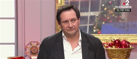Stéphane vanhandenhoven fait également partie des meubles : Affaire conclue spéciale Téléthon : les acheteurs font ...