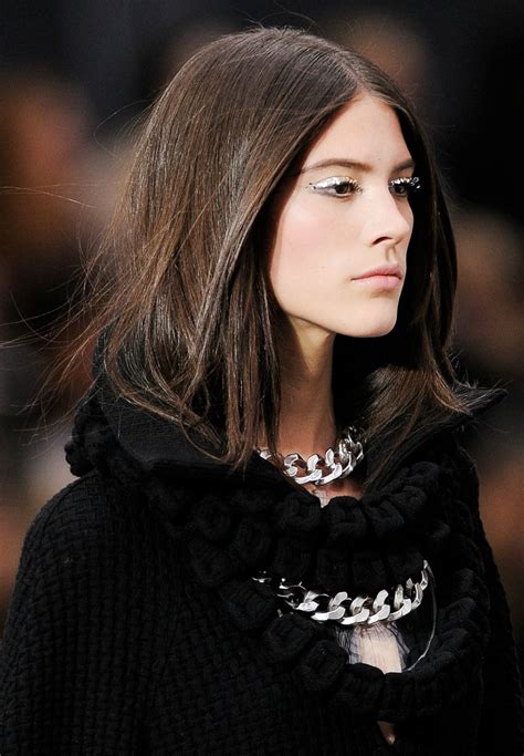 What Nobody Might Wear Chanel Fashion Models Fashion Beauty Womens