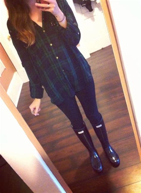 Cozy Fall Outfit Plaid Leggings And Hunter Boots Cozy Fall Outfits Womens Plaid Shirt Fall