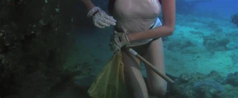 Nude Video Celebs Jacqueline Bisset Sexy The Deep 1977