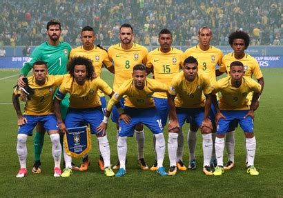 Seleção‏) هو ممثل البرازيل في كرة القدم الرجالية الدولية، تحت رقابة الاتحاد البرازيلي لكرة القدم وهو الهيئة الإدارية لكرة القدم في البرازيل. فيديو| أرقام قياسية لـ"البرازيل" بالمونديال..ومجموعة سهلة تنتظره | بوابة أخبار اليوم الإلكترونية