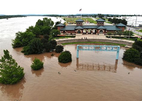 Located in cullman county, alabama, on the shores of the 21,200 acre lewis smith lake with 500 miles of shoreline, the smith lake park is open for year round camping. Two major bridges closed for historic flooding