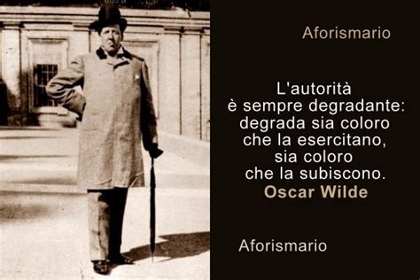 In occasione della giornata del profumo 2019, ecco le migliori frasi famose sul profumo di scrittori e personalità celebri che risveglieranno i vostri sensi. Aforismi, frasi e citazioni sull'Autorità | Aforismario