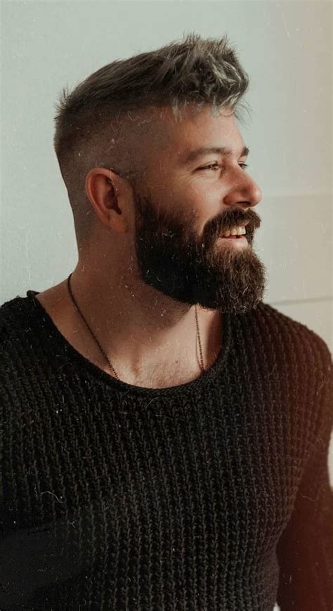 Medium Beard For Men In Summer 2019 Medium Beard Styles Beard Styles
