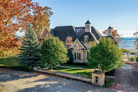 For 87m A Mansion On Lake Winnipesaukees Governors Island