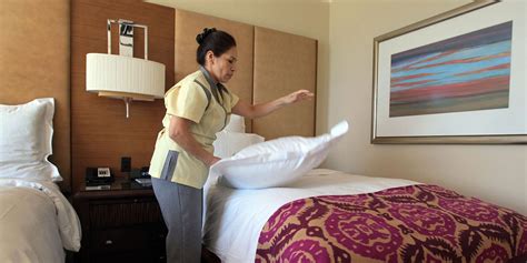 10 Things Hotel Maids Wish They Could Tell You But Cant Business