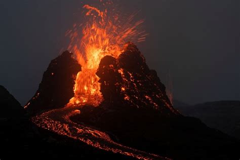 Massive Explosion Rocks St. Vincent as Volcano Keeps Erupting on the ...