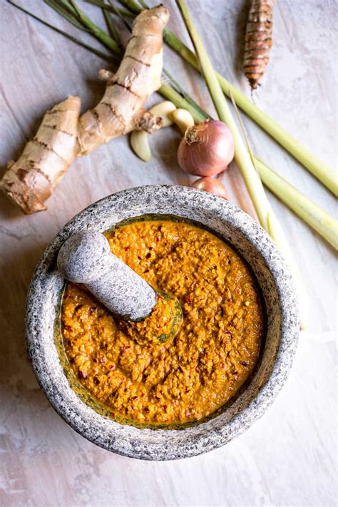 Sharing code iterations since 2006. Easy Thai Yellow Curry Paste - keviniscooking.com