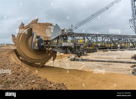 Bagger 288 Bucket Wheel Excavator Stock Photo Alamy