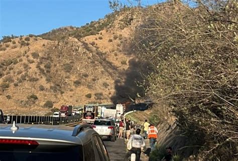 Incendio de tráiler cierre de autopista Guadalajara Tepic VIDEOS