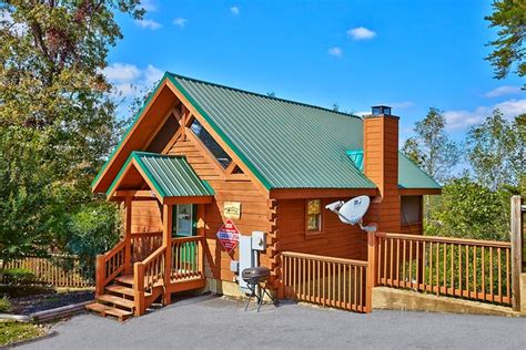 Affordable Smoky Mountain Cabin Autumn Breeze