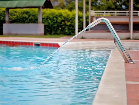 Cañones y chorros de agua para piscina en acero inoxidable Cascadas de Colombia