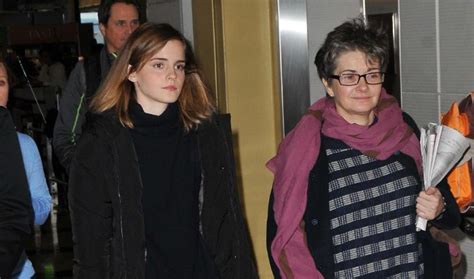 Emma Watson And Her Mom Emma Watson Hollywood Actresses Actresses