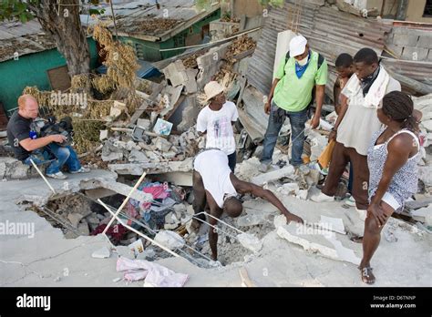 Rescuers Searching For Bodies January 2010 Earthquake Damage Port Au