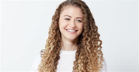 how to use dry shampoo on curly hair popsugar beauty