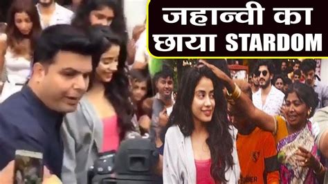 Jhanvi Kapoor Fans Went Crazy Post Dhadak Release Watch Video