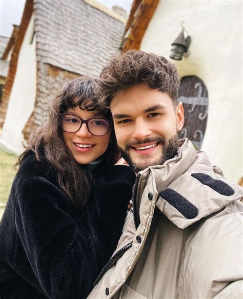 Frumoși și talentați, cei doi tineri artiști au pasiuni comune și se iubesc enorm. Cleopatra Stratan si Edward Sanda - sarbatoresc un an de ...