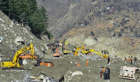 uttarakhand rescuers pull out 5 bodies from tapovan tunnel 7 from other locations toll
