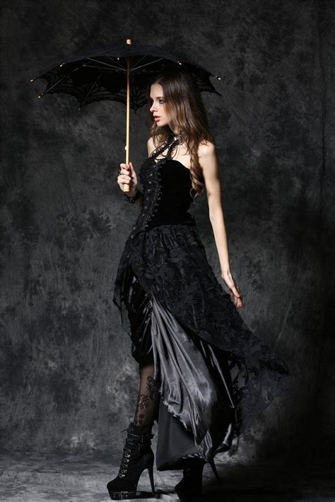 Pin On Gothic Beauties Dresses And Styles
