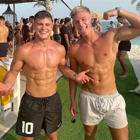 Max Wyatt On Instagram “with The One And Only Roblipsett 💪🏼 Who’s Bigger 👀🤣 Jokes Aside