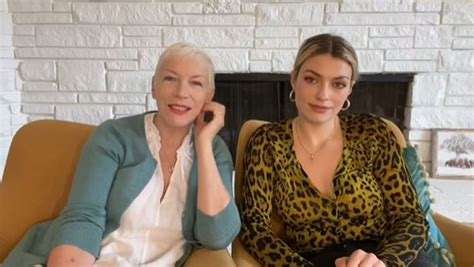Who Is Lola Lennox Annie Lennox Produces Daughters Sunshine Pop Song Watch