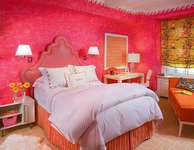 pink   room  orange   colors