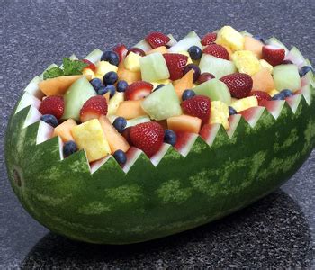 Www.partytimebr.comin this video, we show you how to make a delicious watermelon fruit basket! Watermelon Baskets... / myLot