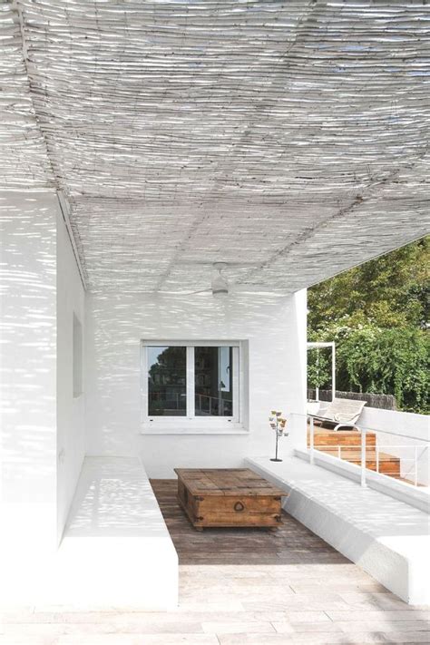 Pour éviter de couper la canisse en bambou, il est conseillé d'ajuster la largeur ainsi que la longueur de la pergola. Canisse pergola pour se protéger du soleil et créer un ...