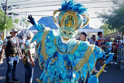 Fecha de lanzamiento el vega life es creador de la rumbita canaria conocido por su música y por su peculiar forma de vida natural y positiva, su ritmo te atrapa y te obliga a disfrutar. CARNAVAL de LA VEGA, el mejor del Caribe - República ...