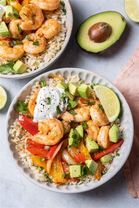 shrimp fajita bowls {with cilantro lime rice} feelgoodfoodie