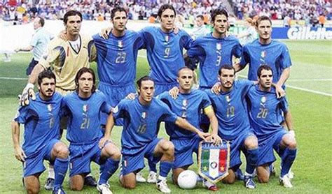 Veja mais ideias sobre seleção italiana, futebol, lendas do futebol. Campeão da Copa do Mundo de 2006 # ITÁLIA -TETRA CAMPEÃ ...