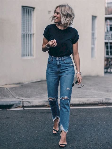 High Waisted Jeans Outfit