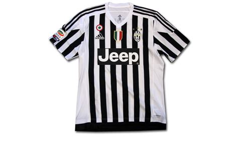 Mit dem juventus turin ausweichtrikot der saison 2019/2020 für kinder unterstützt du stolz den verein außerdem bietet das trikot dank des weichen und. Sami Khedira Juventus-Trikot signiert