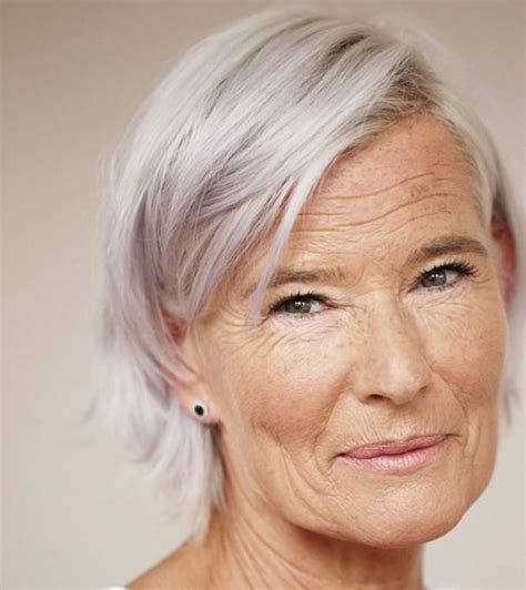 35 Cool Short Hairstyles For Women Over 60 In 2021 2022 Page 8 Of 11