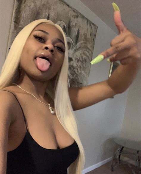 Eye makeup aesthetic eyes aesthetic pictures pastel pink aesthetic aesthetic makeup aesthetic wallpapers bad girl. Baddie Aesthetic Money - @BabiGuhNy😻💰 | Aesthetic wallpapers, Aesthetic iphone ... / I'ma find a ...