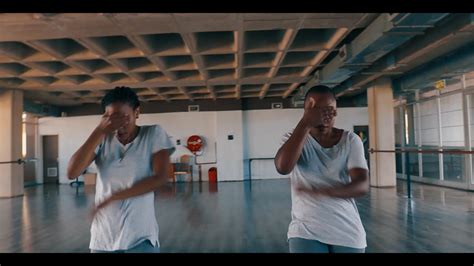 Sun El Musician And Amu Faku Into Ingawe Dance Video Youtube
