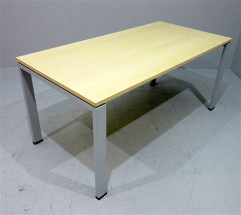 160,0 x 80,0 cm aufbauservice möglich. Vario - Schreibtisch 160 cm ahorn | Büromöbel gebraucht ...