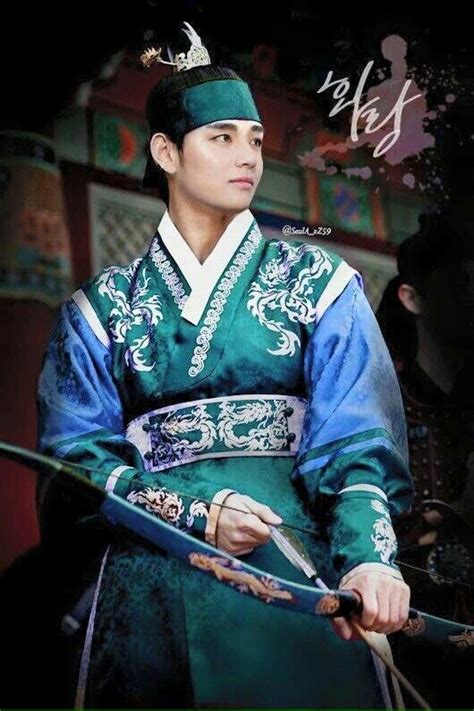 Meski baru memulai debutnya, idol kelahiran 1995 itu sukses memukau penonton dengan kemampuan aktingnya. Pin on V/KIM TAEHYUNG/TAE TAE