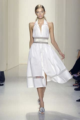 Given the casual style and short hem, it's ideal for a second reception look or a. how do i love thee: : bliss : simple sweet wedding dresses