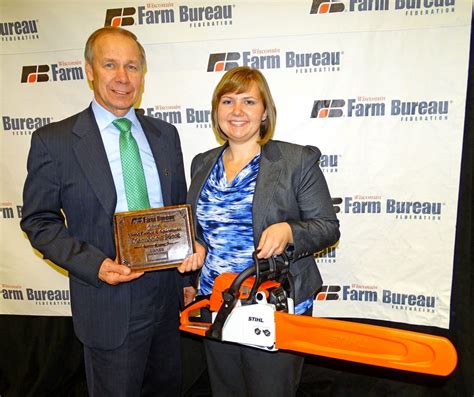 Shawano County Woman Wins Farm Bureaus Discussion Meet Contest