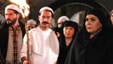 وتتفرد العيون الحارة في محافظة الحارة بوجود بحيرة سد وادي جازان، حيث العيون الكبريتية النابعة من الموقع، فيما تم تجهيزه للزوار من داخل وخارج المنطقة. تسريبات "باب الحارة 10" تنبئ بفصل جديد من الاستثمار التجاري