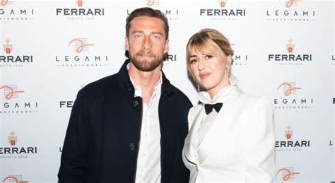 Scopriamo insieme lo stipendio, chi è la moglie e quanti titoli ha vinto claudio marchisio. Notte di terrore per Marchisio: rapinato in casa da ...