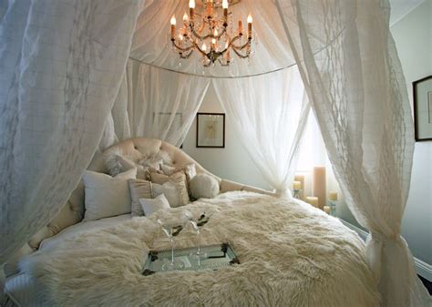 10 Beautiful And Romantic Bedrooms That Will Captivate Your Heart