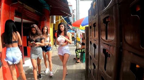 Downtown Medellin El Centro Walking Tour The Girls Do Not Like The