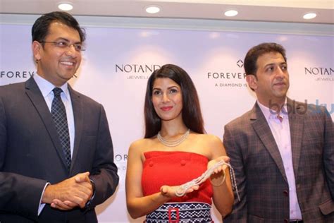 Nimrat Kaur Launches Forevermark Diamonds Festive Collection Boldsky