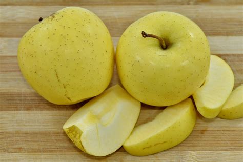 Free Picture Organic Slices Yellow Apple Fresh Fruit Apples