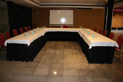 Maybe you would like to learn more about one of these? reunion-aloia-Hotel-Alfonso-I | Hotel Alfonso Primero